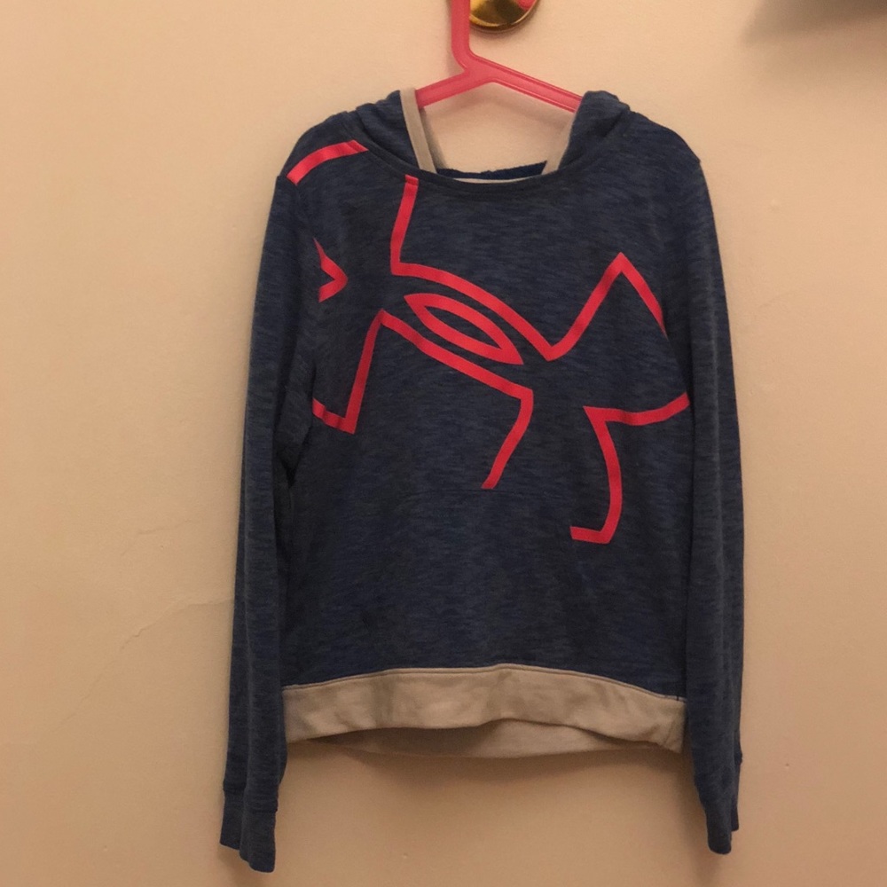 Under armor girls sweat shirt!